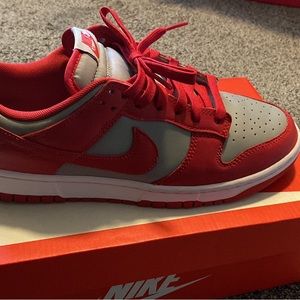 Low retros red & grey